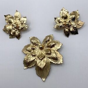 Vintage AVON SaC Maple Leaf Brooch and Earring Set Gold Tone 1980s